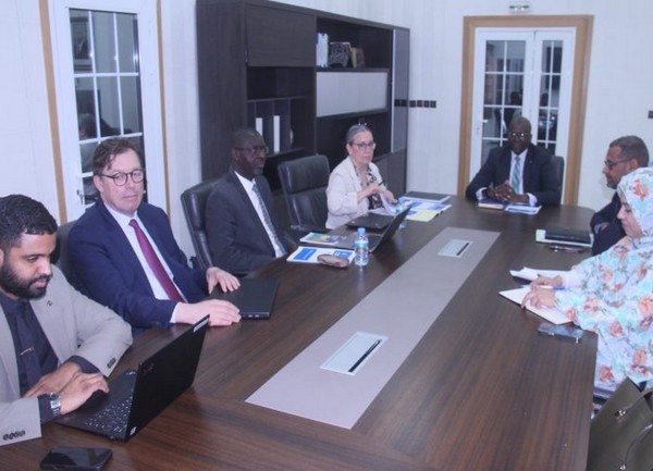 Le ministre délégué chargé du budget discute avec une mission du FMI des moyens de renforcer la gestion des finances publiques