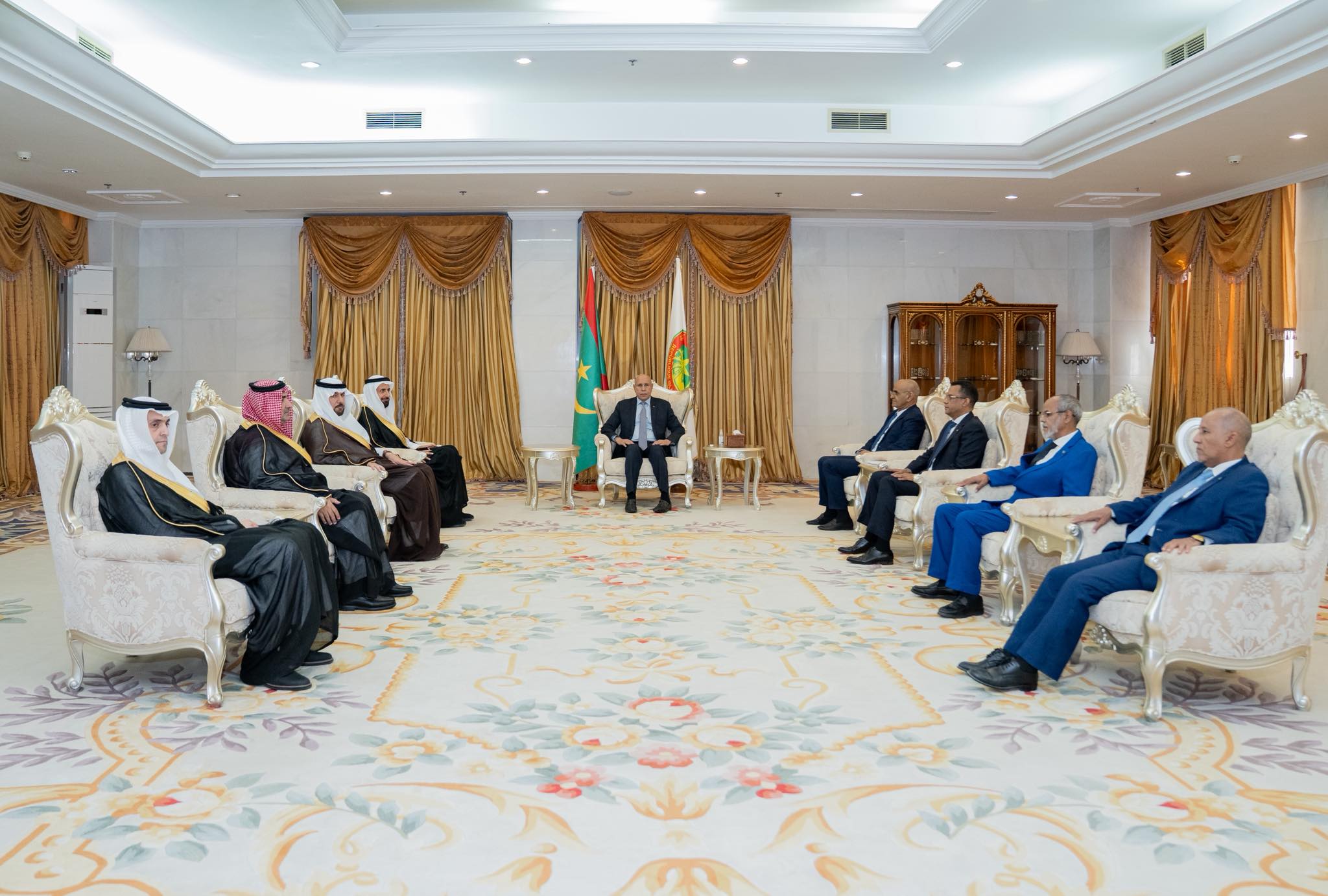 Le Président de la République reçoit le ministre saoudien du Hajj et de l’Omra
