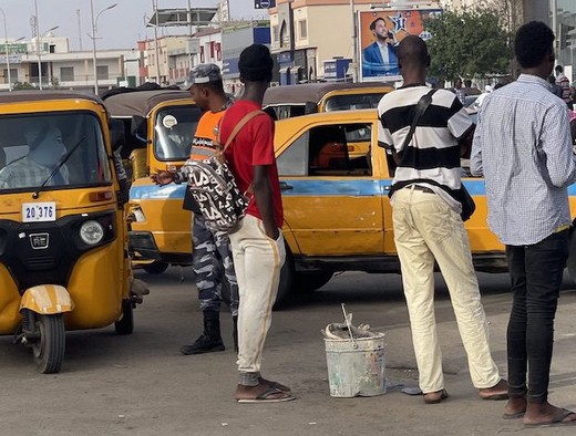 Le Ministère des Transports de Mauritanie lance un programme de renouvellement des taxis à Nouakchott